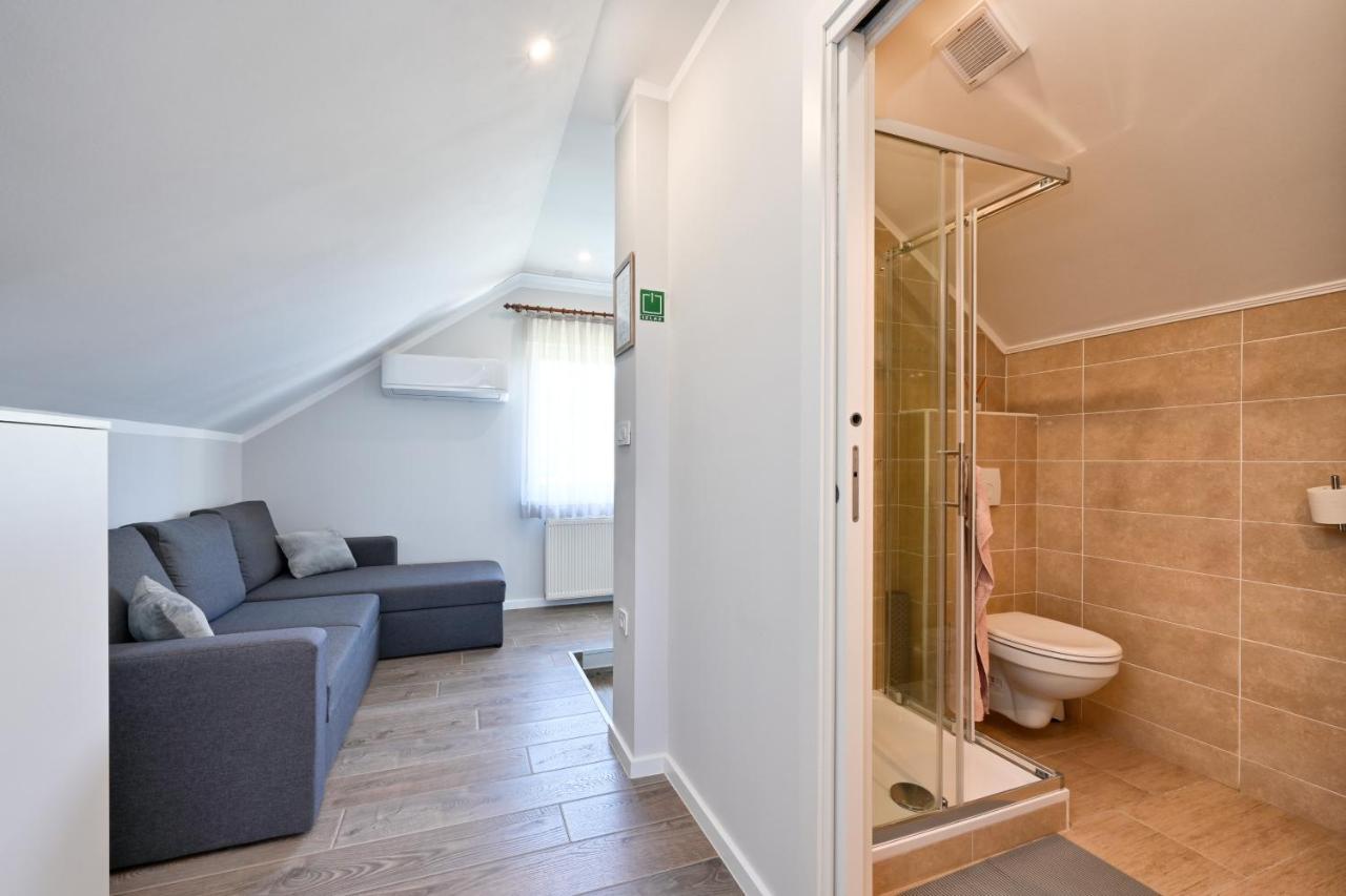 Cvetkova Hiza Sa Jacuzzijem Villa Tuheljske Toplice Exterior photo