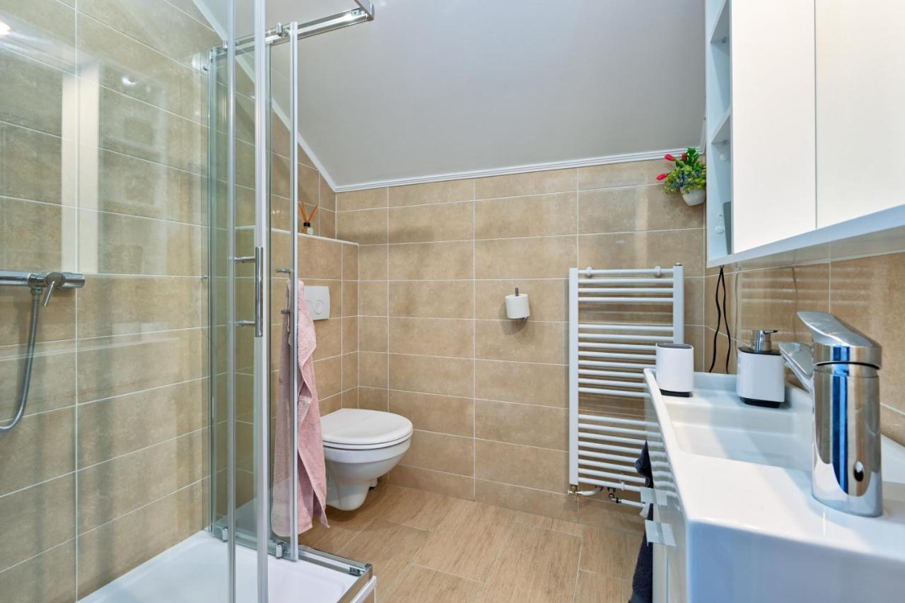 Cvetkova Hiza Sa Jacuzzijem Villa Tuheljske Toplice Exterior photo