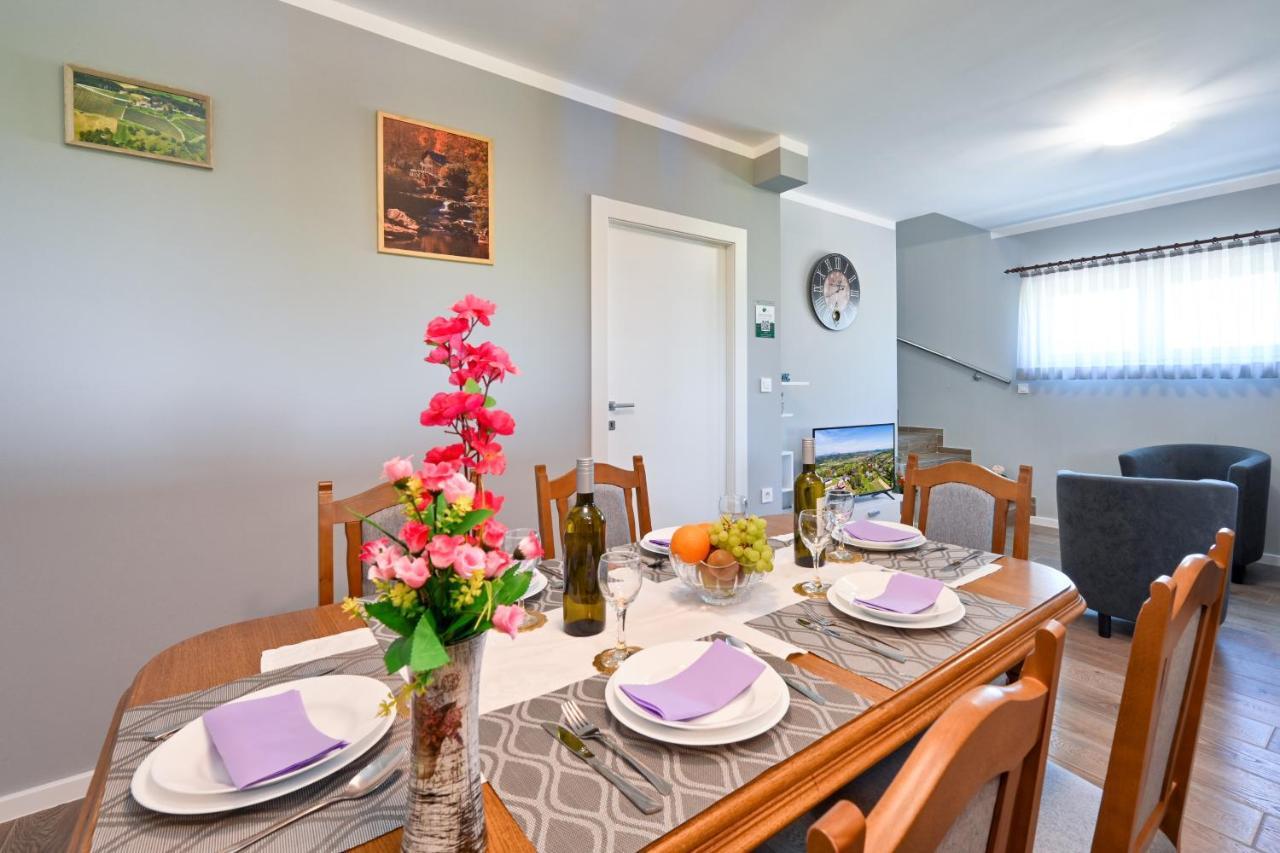 Cvetkova Hiza Sa Jacuzzijem Villa Tuheljske Toplice Exterior photo