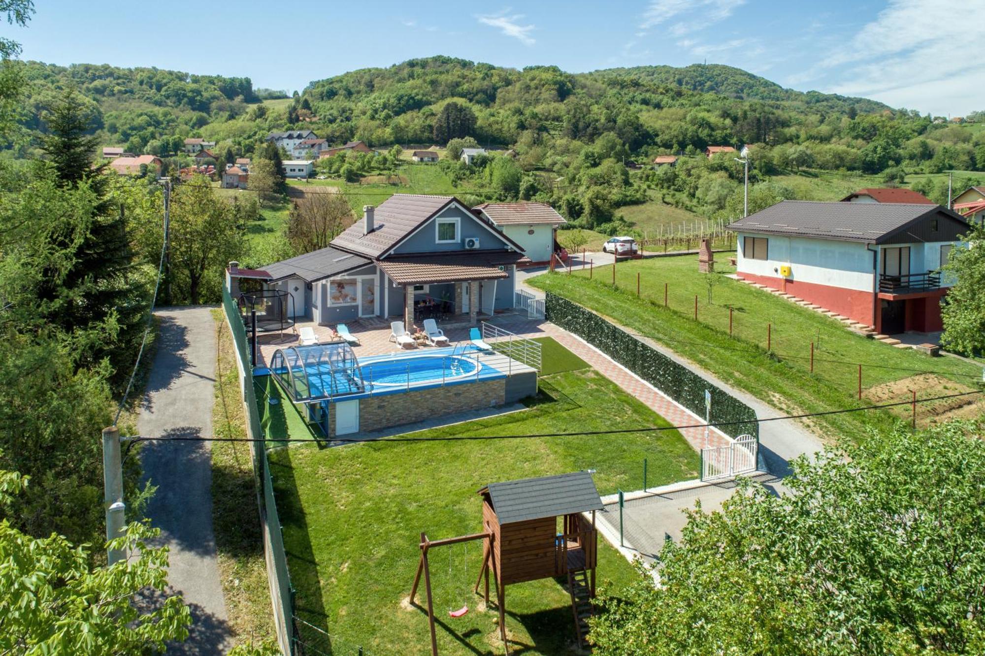 Cvetkova Hiza Sa Jacuzzijem Villa Tuheljske Toplice Exterior photo